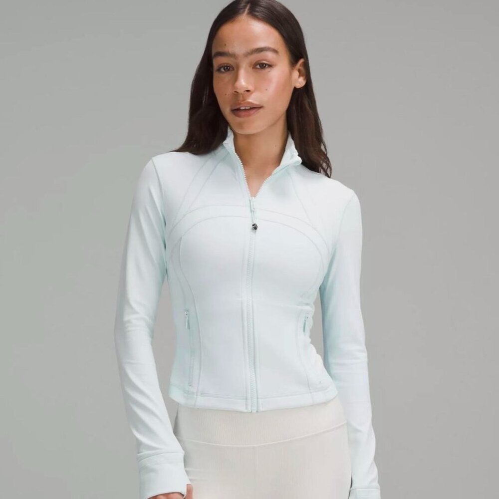 RARE Lululemon Define Cropped Jacket | Nulu, Size 6 in Powder Blue ✨